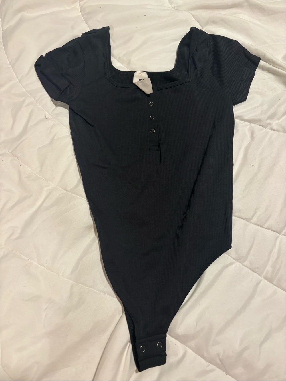 SO Black Ribbed Short-Sleeve Square-Neck Bodysuit Size Large